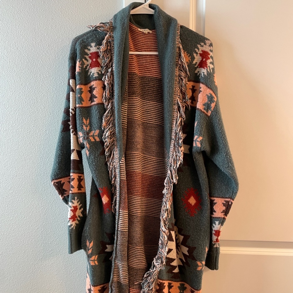 Women’s Large Long Sleeve Fringe Trimmed Cardigan